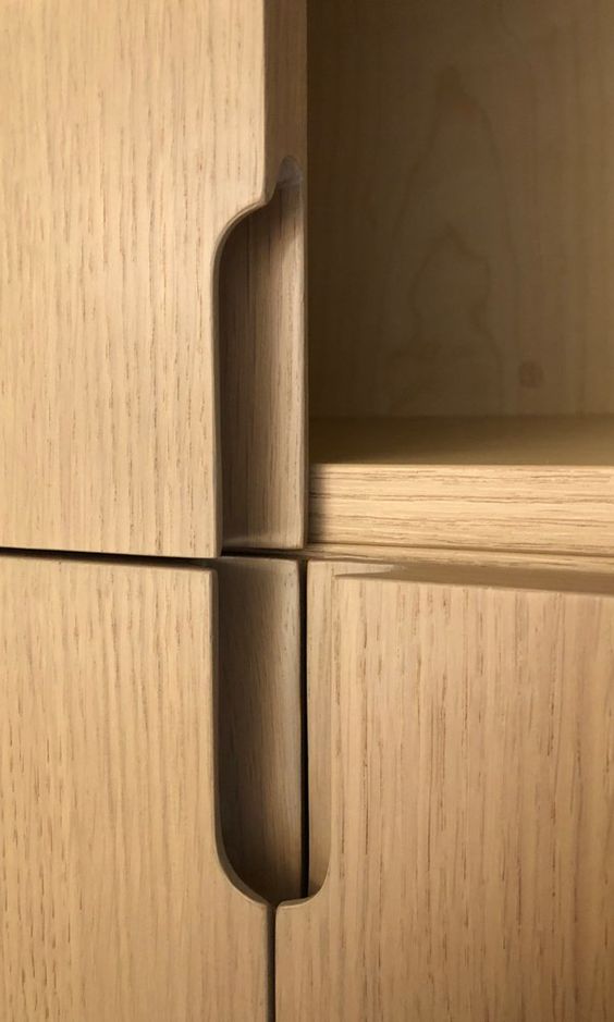 Cabinet with good handle
