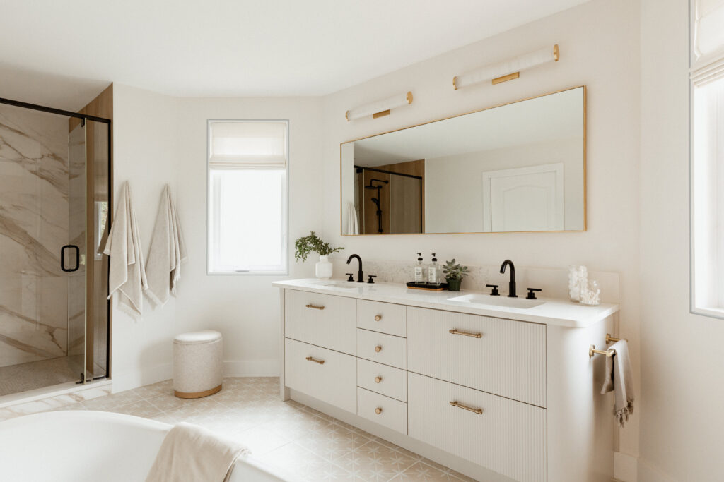 [After] Echo Bathroom Renovation - Terzetto Homes Design Build Remodel in Ottawa