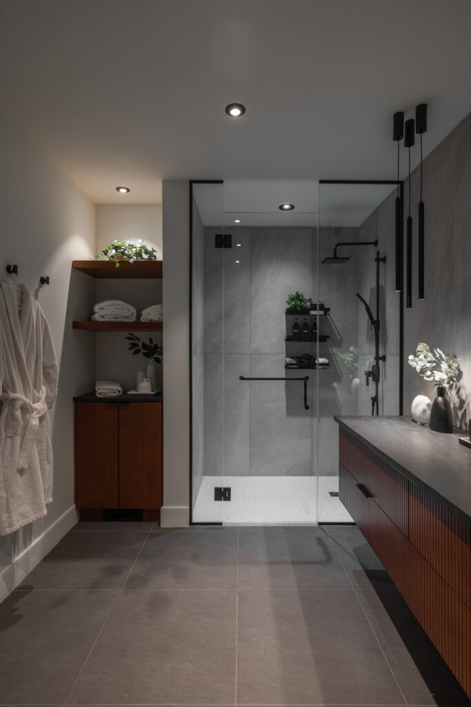 [After] Kingsmere Bathroom Renovation - Terzetto Homes Design Build Remodel in Ottawa